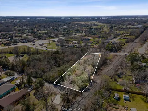 402 Wallace St, Bryan, TX 77803 photo 9