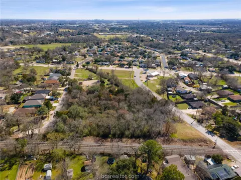 402 Wallace St, Bryan, TX 77803 photo 12