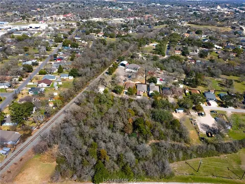 402 Wallace St, Bryan, TX 77803 photo 15