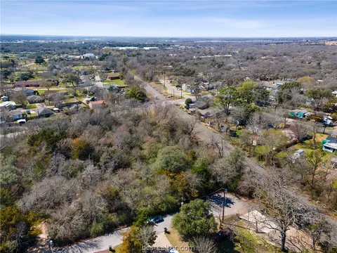 402 Wallace St, Bryan, TX 77803 photo 8