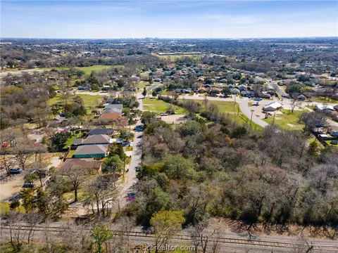 402 Wallace St, Bryan, TX 77803 photo 13