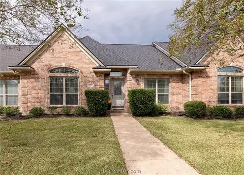 205 Hartford Dr, College Station, TX 77845