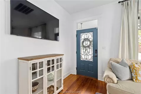 Entry Way - 705 S Bryan Ave, Bryan, TX 77803 photo 1 of 2