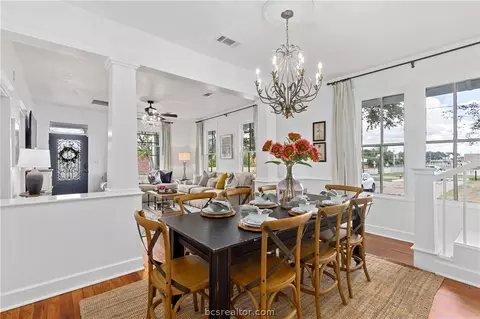 Dining - 705 S Bryan Ave, Bryan, TX 77803 photo 3 of 4