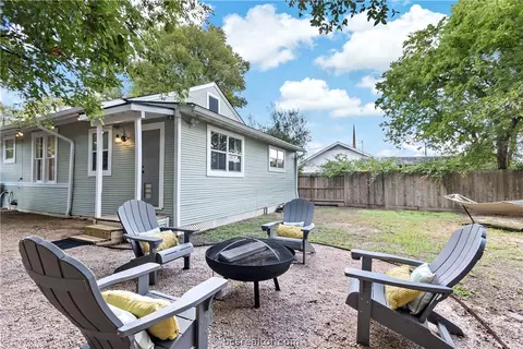 Exterior - 705 S Bryan Ave, Bryan, TX 77803 photo 7 of 11