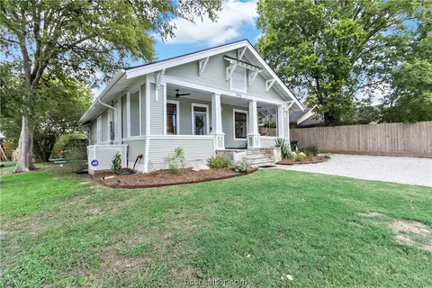 Exterior - 705 S Bryan Ave, Bryan, TX 77803 photo 3 of 11