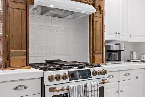 Kitchen - 705 S Bryan Ave, Bryan, TX 77803 photo 5 of 6