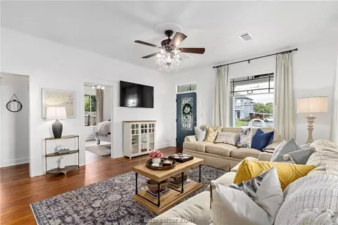 Living - 705 S Bryan Ave, Bryan, TX 77803 photo 3 of 4
