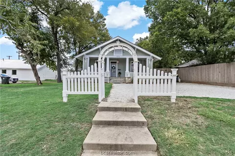 Exterior - 705 S Bryan Ave, Bryan, TX 77803 photo 4 of 11