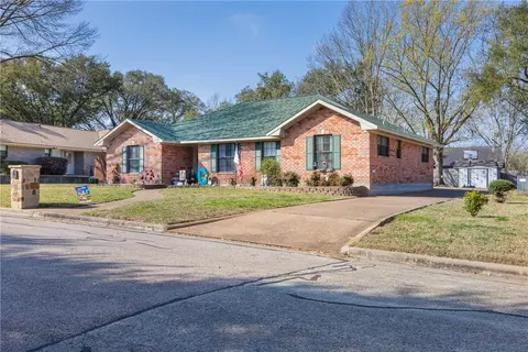 704 Bormann St, Brenham, TX 77833