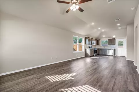 2766 Messenger Way, Bryan, TX 77803 photo 2
