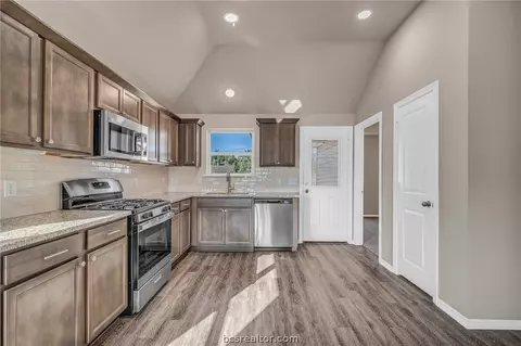 2766 Messenger Way, Bryan, TX 77803 photo 4