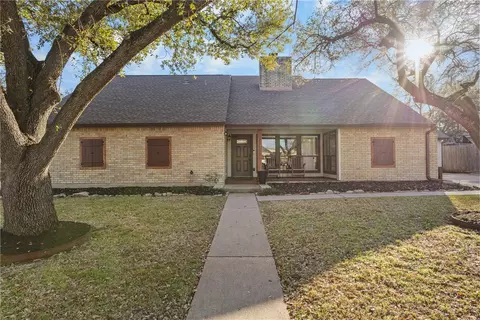 2517 Arbor Dr, Bryan, TX 77802
