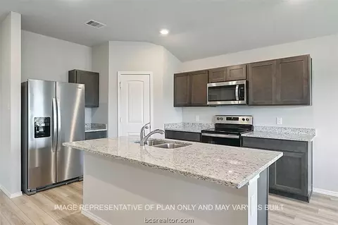 2226 Jeter Dr, Bryan, TX 77803 photo 3