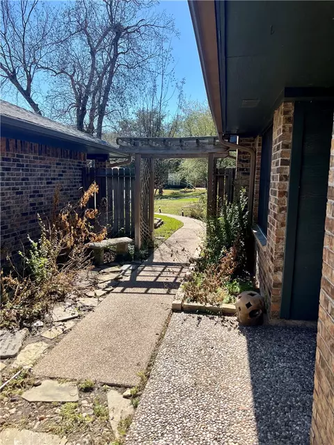 Exterior - 2901 Burning Tree Ct, Bryan, TX 77802 photo 1 of 5