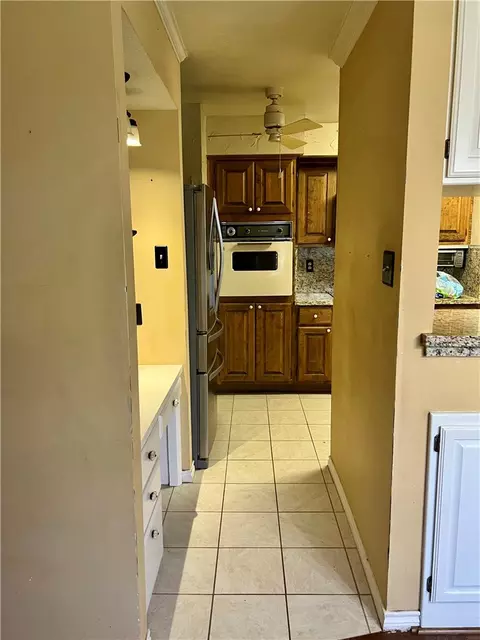 Kitchen - 2901 Burning Tree Ct, Bryan, TX 77802 photo 2 of 5
