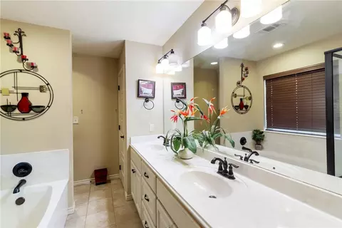 Bath - 1203 Bennett St, Bryan, TX 77802 photo 2 of 3