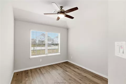 995 Rice Dr, Bryan, TX 77803 photo 17