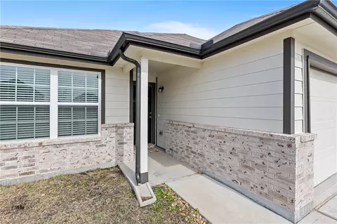 995 Rice Dr, Bryan, TX 77803 photo 4