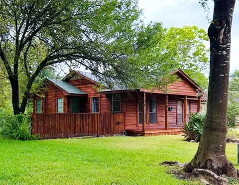 806 Enfield St, Bryan, TX 77802