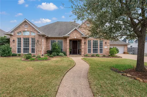704 Prestwick Ct, College Station, TX 77845