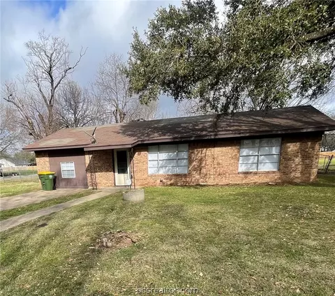 508 Rose Marie Blvd, Hearne, TX 77859