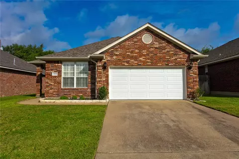 2619 Trophy Dr, Bryan, TX 77802