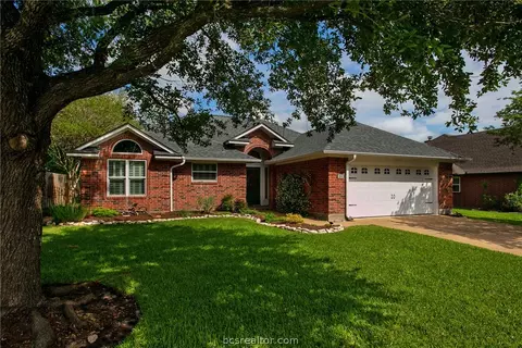 603 Yorkshire Dr, College Station, TX 77845