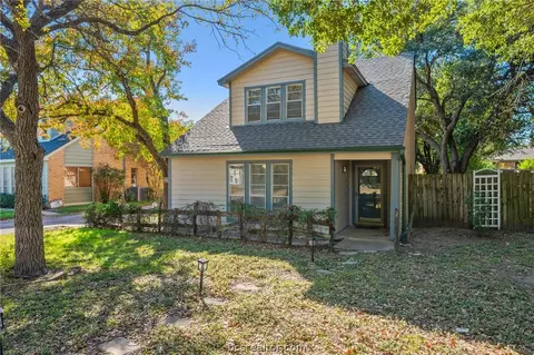 2312 Auburn Ct, College Station, TX 77840