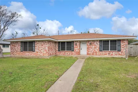 1511 Barak Ln, Bryan, TX 77802