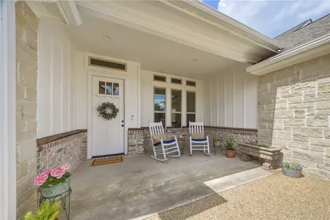 4820 Knight Dr, Bryan, TX 77802 photo 2