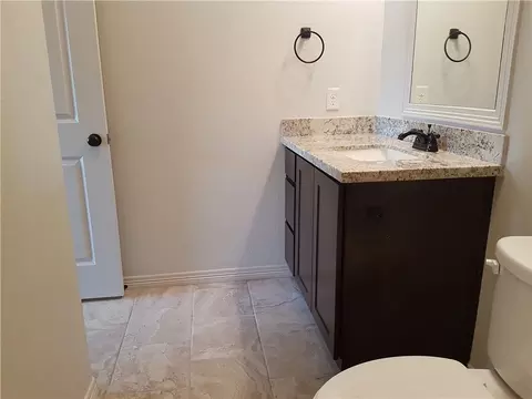 Bath - 107 Ehlinger Dr, Bryan, TX 77801 photo 4 of 14