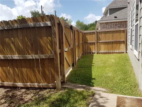 Exterior - 107 Ehlinger Dr, Bryan, TX 77801 photo 6 of 11