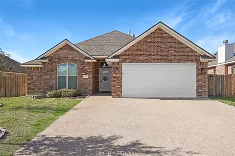 1017 Dove Chase Ln, College Station, TX 77845