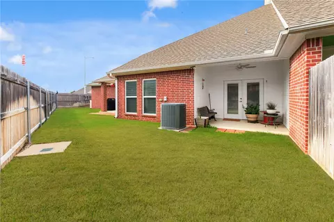 2011 Reagan Ct, Bryan, TX 77802 photo 5