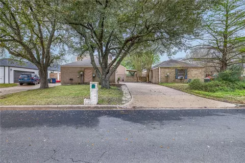 8118 Butler Ridge Dr, College Station, TX 77845
