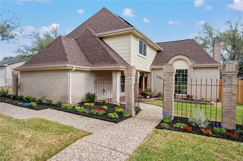 205 Ember Glow Cir, College Station, TX 77840