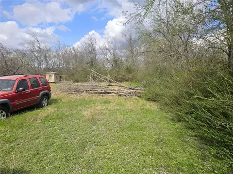 1015 Richard St, Bryan, TX 77803 photo 3