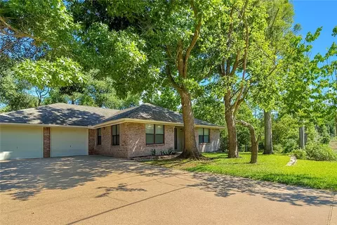 28 Sammy Snead Dr, Hilltop Lakes, TX 77871