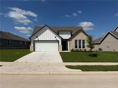 1717 San Jacinto Dr, Brenham, TX 77833