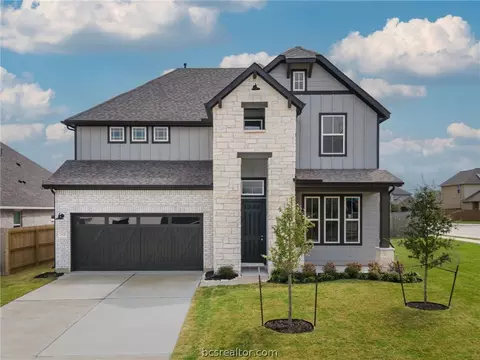 2525 Bramber Dr, College Station, TX 77845