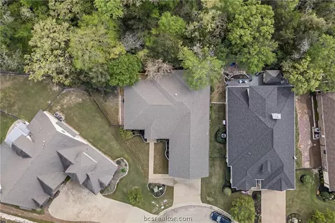 3208 Laurel Trace Ct, Bryan, TX 77807 photo 2
