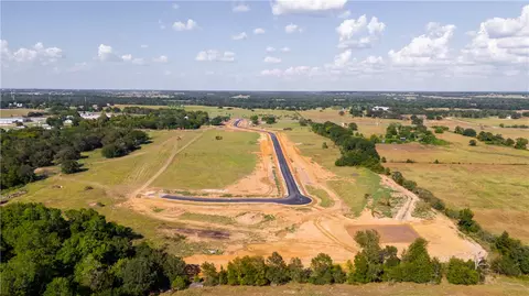 140 Pueblo Dr, Caldwell, TX 77836