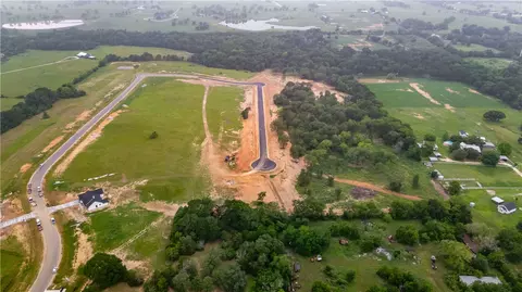 145 Pueblo Dr, Caldwell, TX 77836