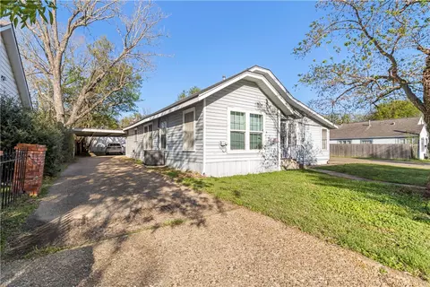 Exterior - 1012 1014 East 23rd St, Bryan, TX 77803 photo 3 of 5