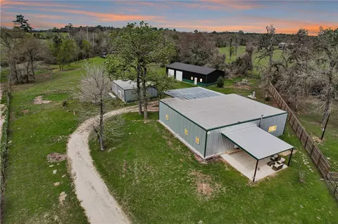 6452 Oakhill Ln, Richards, TX 77873