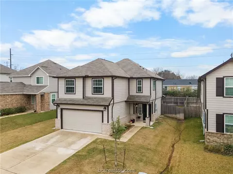 Exterior - 984 Crossing Dr, Bryan, TX 77803 photo 4 of 4