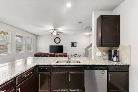 Kitchen - 984 Crossing Dr, Bryan, TX 77803 photo 3 of 3