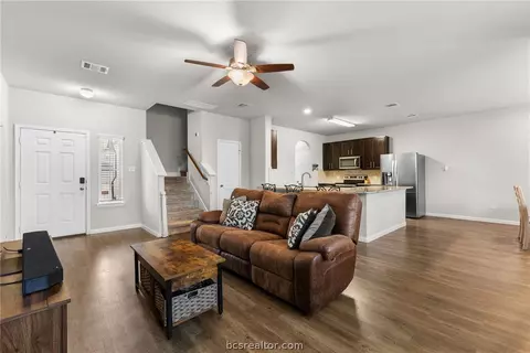 Entry Way - 984 Crossing Dr, Bryan, TX 77803 photo 1 of 1