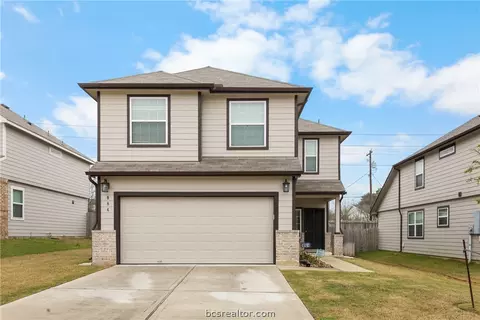 Exterior - 984 Crossing Dr, Bryan, TX 77803 photo 3 of 4